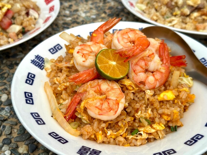 台南最強炒飯藏國華街！中西區人氣爆棚，必吃隱藏美食。