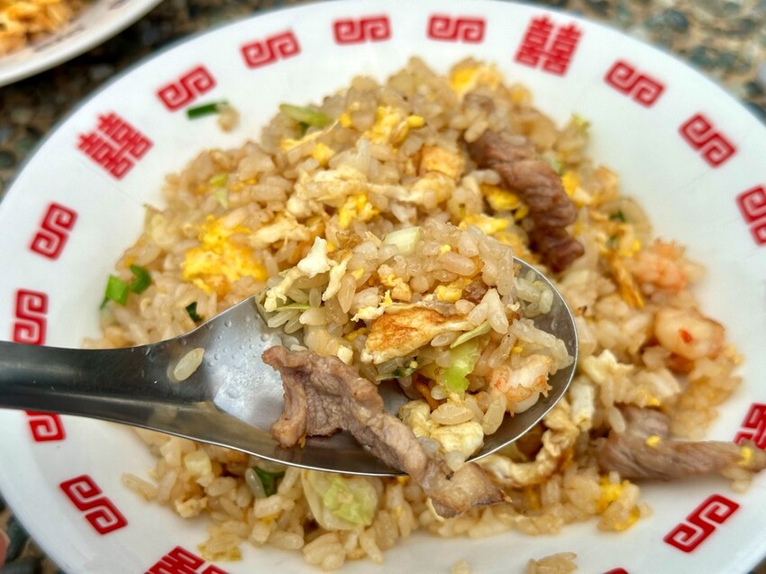 台南最強炒飯藏國華街！中西區人氣爆棚，必吃隱藏美食。