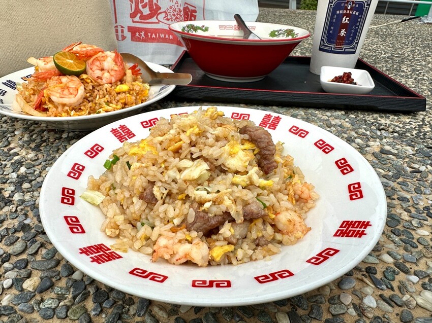 台南最強炒飯藏國華街！中西區人氣爆棚，必吃隱藏美食。