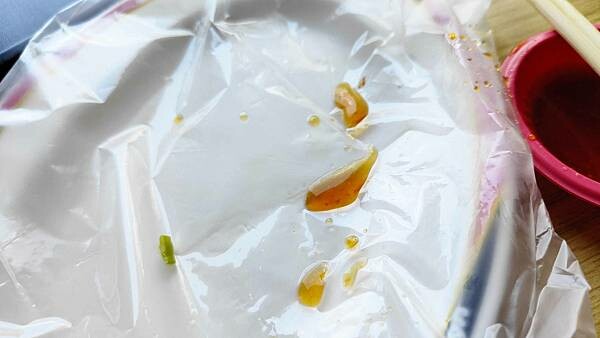 【中和美食】中和廟口巨鼎鍋貼｜中和廟口旁最有名的老字號鍋貼店