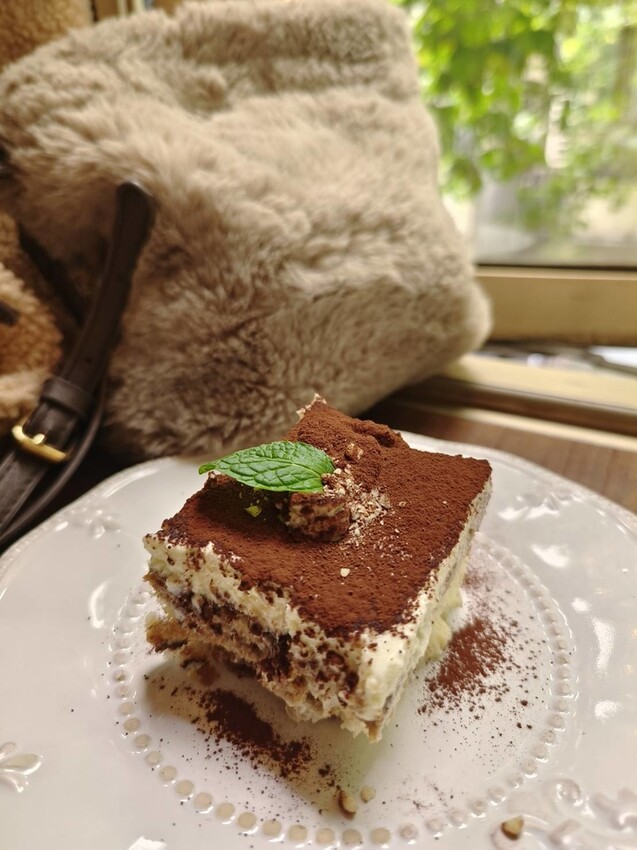 55758.jpg - 【台北.大安區】AGCT apartmrnt充滿綠意森林系咖啡廳。肉桂捲+提拉米蘇超美味。平日不限時