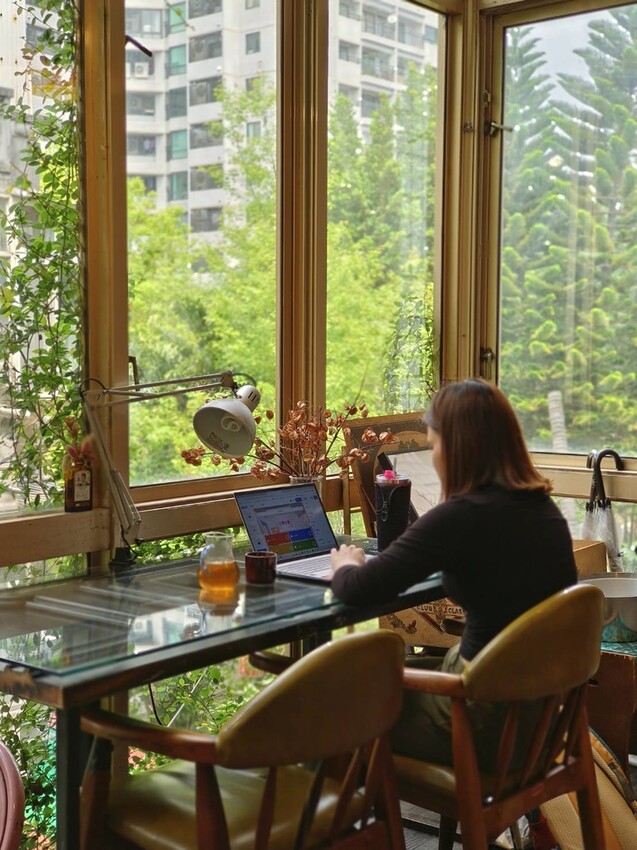 55753.jpg - 【台北.大安區】AGCT apartmrnt充滿綠意森林系咖啡廳。肉桂捲+提拉米蘇超美味。平日不限時