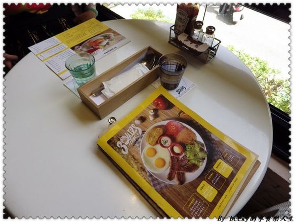 <捷運科技大樓站>三隻貓頭鷹3owls/全天候早午餐/歐式風格、美式餐點/巷弄文創咖啡廳/下午茶/套餐/單點/