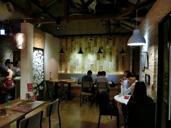 三隻貓頭鷹3owls c@fe:【台北教育大學附近美食推薦/咖啡廳推薦/早午餐推薦】三隻貓頭鷹3owls c@fe(和平店)~邊吃美食邊做公益~人美心也美喔!