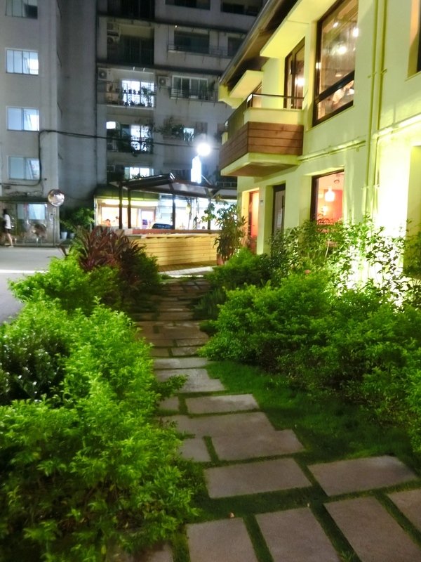 三隻貓頭鷹3owls c@fe:【台北教育大學附近美食推薦/咖啡廳推薦/早午餐推薦】三隻貓頭鷹3owls c@fe(和平店)~邊吃美食邊做公益~人美心也美喔!