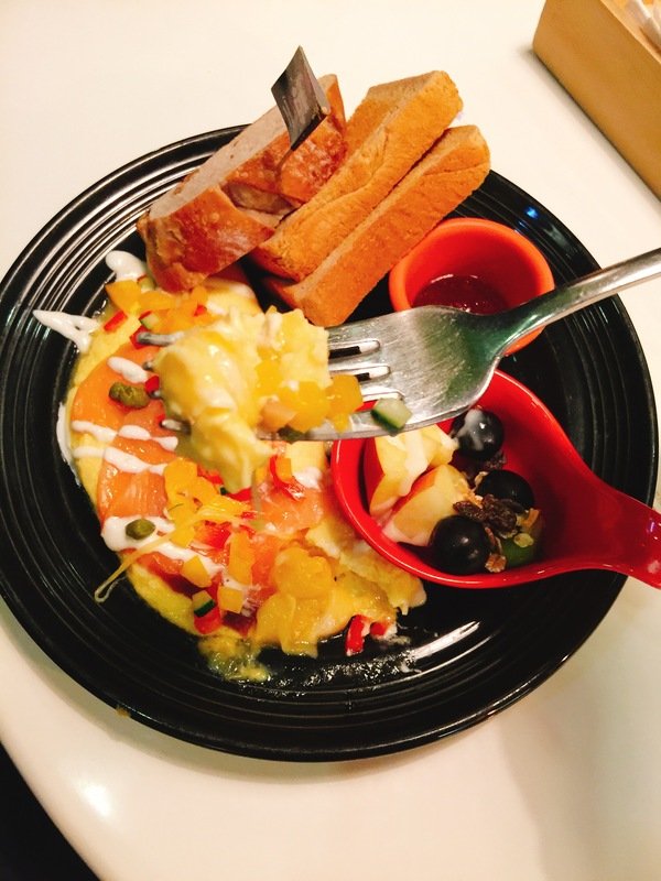 三隻貓頭鷹3owls c@fe:【台北教育大學附近美食推薦/咖啡廳推薦/早午餐推薦】三隻貓頭鷹3owls c@fe(和平店)~邊吃美食邊做公益~人美心也美喔!