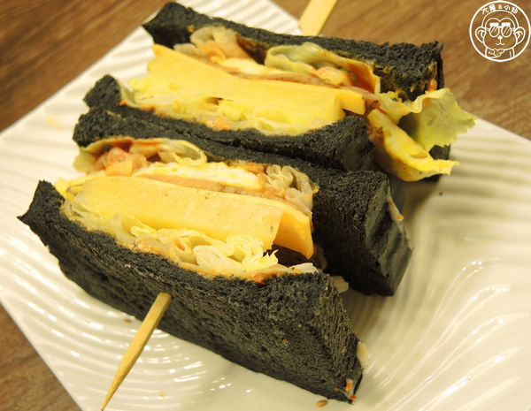 Find A Day找一頓Taipei Nu Brunch(莊敬店):呷飽祙【台北信義・找一頓早午餐 Find a Day】創新黑炭吐司與和風蛋餅 Find A Day找一頓Taipei Nu Brunch(莊敬店):呷飽祙【台北信義・找一頓早午餐 Find a Day】創新黑炭吐司與和風蛋餅