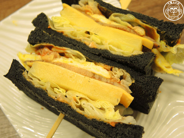 Find A Day找一頓Taipei Nu Brunch(莊敬店):呷飽祙【台北信義・找一頓早午餐 Find a Day】創新黑炭吐司與和風蛋餅 Find A Day找一頓Taipei Nu Brunch(莊敬店):呷飽祙【台北信義・找一頓早午餐 Find a Day】創新黑炭吐司與和風蛋餅