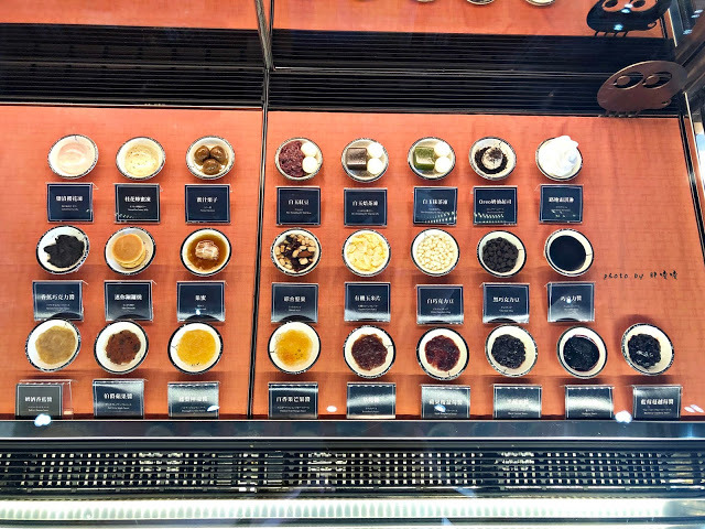 【台中 西區】路地 氷の怪物 (存中店)👀消暑怪物雪花冰，可愛逗趣又美味，冰品種類多樣，多達25種配料任選，鬆餅外酥內鬆軟，完美擄獲我們的心💖💖💖