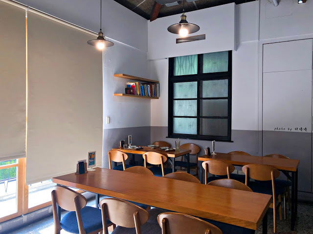 【台中 西區】路地 氷の怪物 (存中店)👀消暑怪物雪花冰，可愛逗趣又美味，冰品種類多樣，多達25種配料任選，鬆餅外酥內鬆軟，完美擄獲我們的心💖💖💖