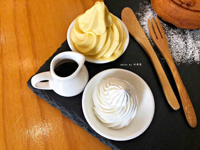 【台中 西區】路地 氷の怪物 (存中店)👀消暑怪物雪花冰，可愛逗趣又美味，冰品種類多樣，多達25種配料任選，鬆餅外酥內鬆軟，完美擄獲我們的心💖💖💖