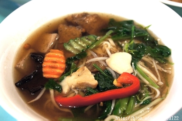 台中北平路上無國界蔬食料理－－胤茹坊素食