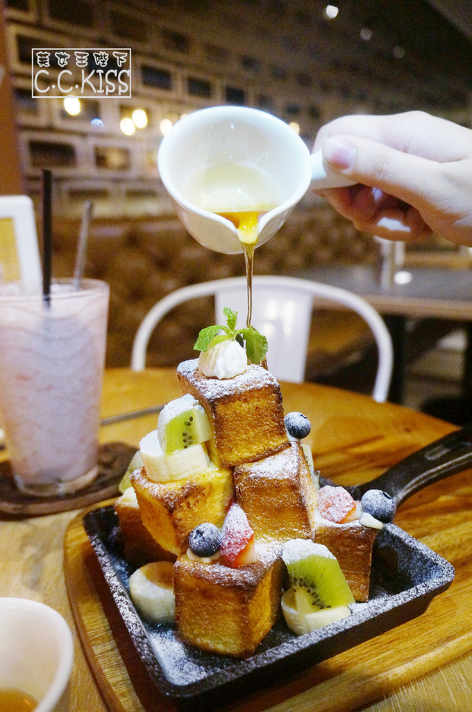 食記◎--【忠孝復興】C.C.KISS查理布朗。二訪!食慾之秋的新甜點