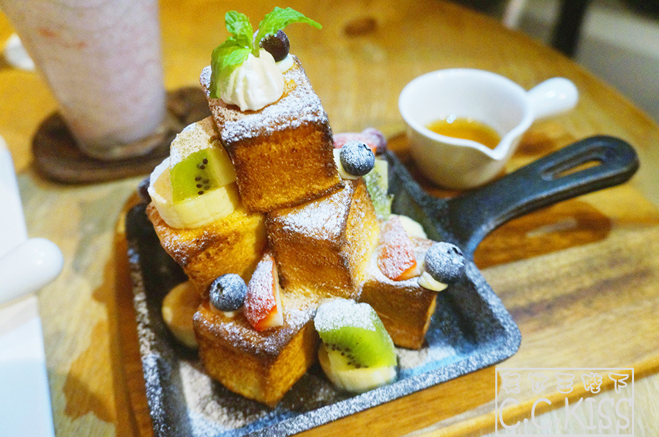 食記◎--【忠孝復興】C.C.KISS查理布朗。二訪!食慾之秋的新甜點