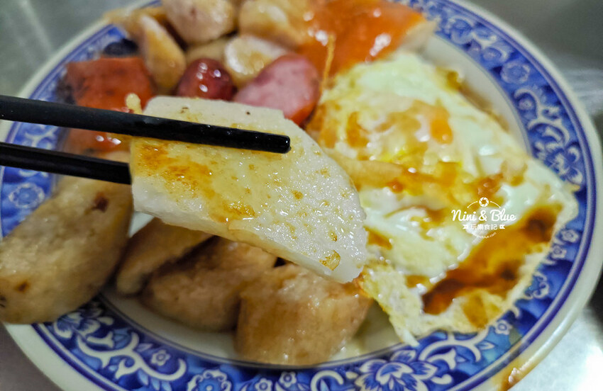阿嬤a相思麵店 | 台中第二市場美食小吃,蘿蔔糕 糯米腸在阿嬤這也吃的到 Nini and Blue 玩樂食記
