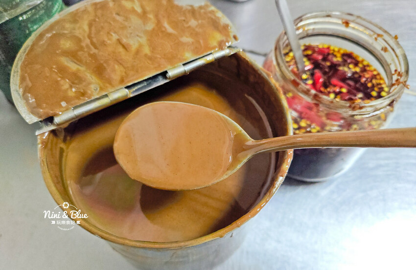 阿嬤a相思麵店 | 台中第二市場美食小吃,蘿蔔糕 糯米腸在阿嬤這也吃的到 Nini and Blue 玩樂食記