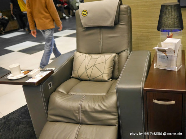 新竹大遠百威秀影城：【景點】新竹FE21 Vieshow Cinemas 4DX 大遠百威秀影城4DX全感官影廳@東區大遠百 : 坐在框體看電影,值回票價的體感遊戲,與鏡頭視角一起享受身歷其境的感動吧!!