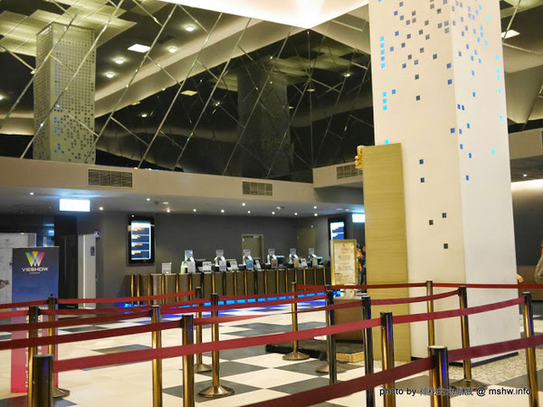 新竹大遠百威秀影城：【景點】新竹FE21 Vieshow Cinemas 4DX 大遠百威秀影城4DX全感官影廳@東區大遠百 : 坐在框體看電影,值回票價的體感遊戲,與鏡頭視角一起享受身歷其境的感動吧!!