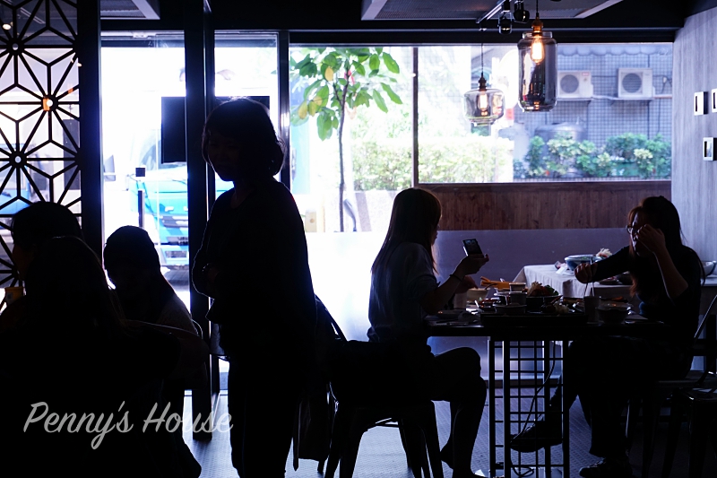 濱之屋 日本烏龍麵鍋物料理餐廳 ,夏季限定鍋物雙人優惠價,還有$199德國限量啤酒喝到飽!台北國父紀念館2號出口。(影片)