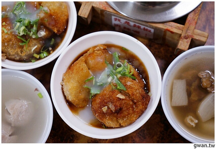 台中超夯脆皮肉圓，吃起來有雞排香氣，排到馬路邊也要吃！