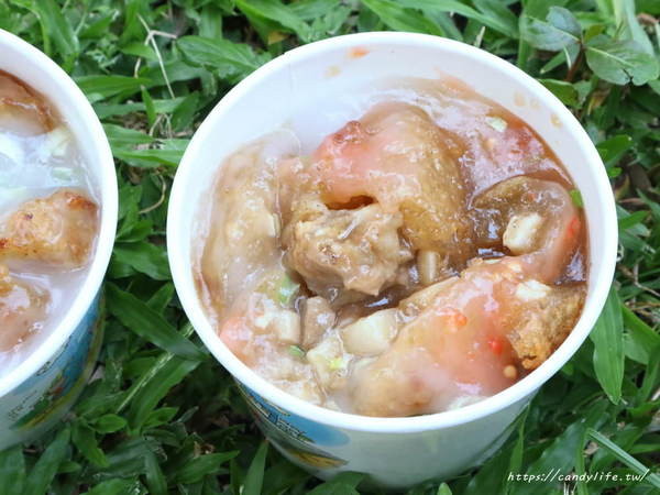 吳記脆皮肉圓：台中美食│吳記脆皮肉圓〃台中必吃美食，外皮會卡滋的脆皮肉圓，點一粒會不夠吃！