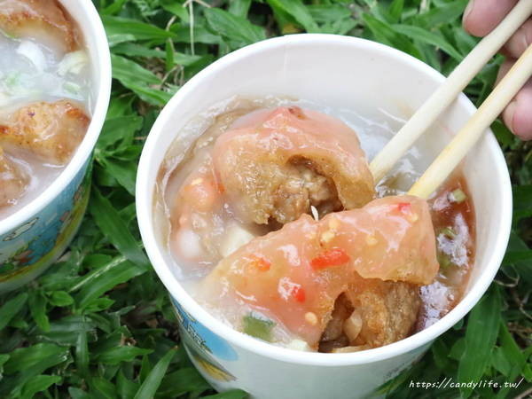 吳記脆皮肉圓：台中美食│吳記脆皮肉圓〃台中必吃美食，外皮會卡滋的脆皮肉圓，點一粒會不夠吃！