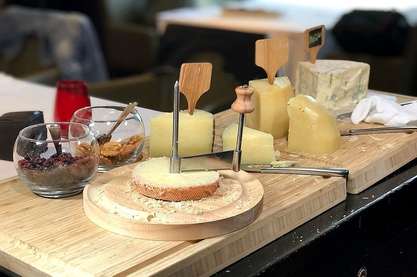 8桌邊現切起司盤0.jpg