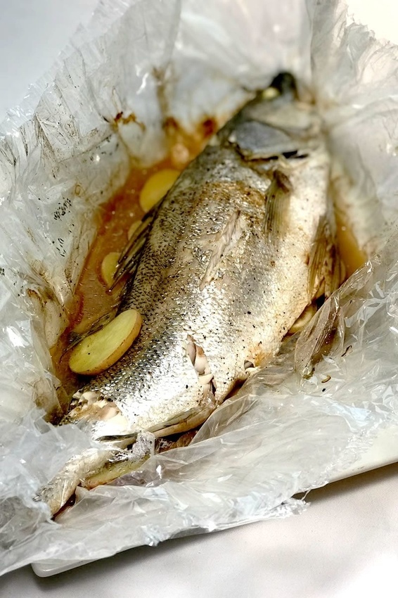 11主菜2-地中海式爐烤鱸魚.jpg