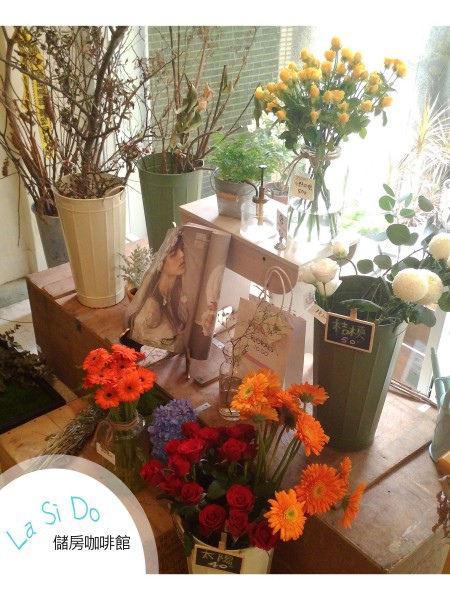 【台北市大安區】儲房咖啡 ♥ 充滿花藝氣息 瀰漫空氣中的小清新 (12).jpg