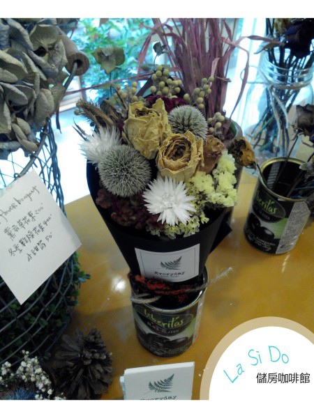 【台北市大安區】儲房咖啡 ♥ 充滿花藝氣息 瀰漫空氣中的小清新 (10).jpg