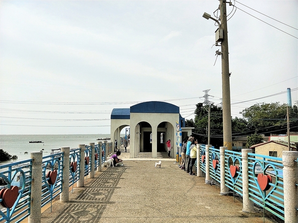 麗水漁港:【台中龍井景點】麗水驛站~百年漁港希臘風情 拍攝婚紗美照