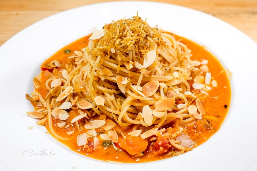 《小市場咖啡》在地食材新鮮上桌 - 卡琳。摸魚兒趣