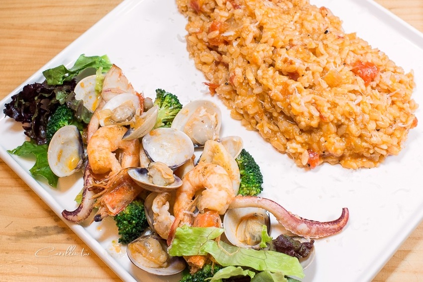 《小市場咖啡》在地食材新鮮上桌 - 卡琳。摸魚兒趣