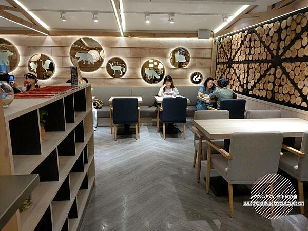 台北松山-[LeTAO 小樽洋菓子舖(松菸店)] 誠品松菸文創園區旁，來自北海道人氣乳酪蛋糕，濃郁鮮乳霜淇淋入口即化，閨蜜下午茶推薦懷舊時尚甜點