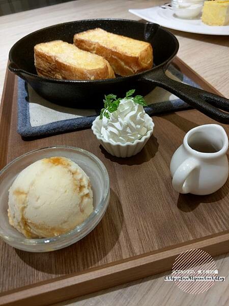 台北松山-[LeTAO 小樽洋菓子舖(松菸店)] 誠品松菸文創園區旁，來自北海道人氣乳酪蛋糕，濃郁鮮乳霜淇淋入口即化，閨蜜下午茶推薦懷舊時尚甜點