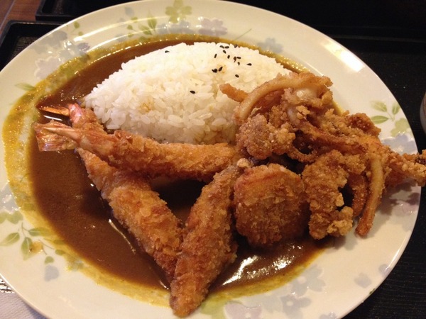 吉里吉里和食屋：<日式餐廳>吉里吉里和食屋-爆熱量炸物咖哩飯和日式定食的優雅交會