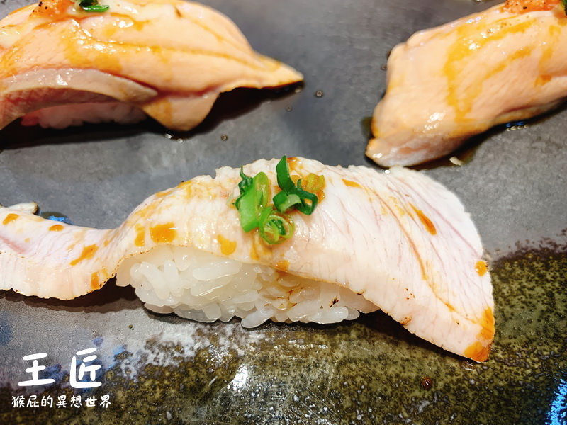 【東港碼頭美食】東港華僑市場-王匠黑鮪魚生魚片&日本料理!食尚玩家推薦王匠生魚片專賣店!內有王匠生魚片菜單!(屏東美食) @猴屁的異想世界