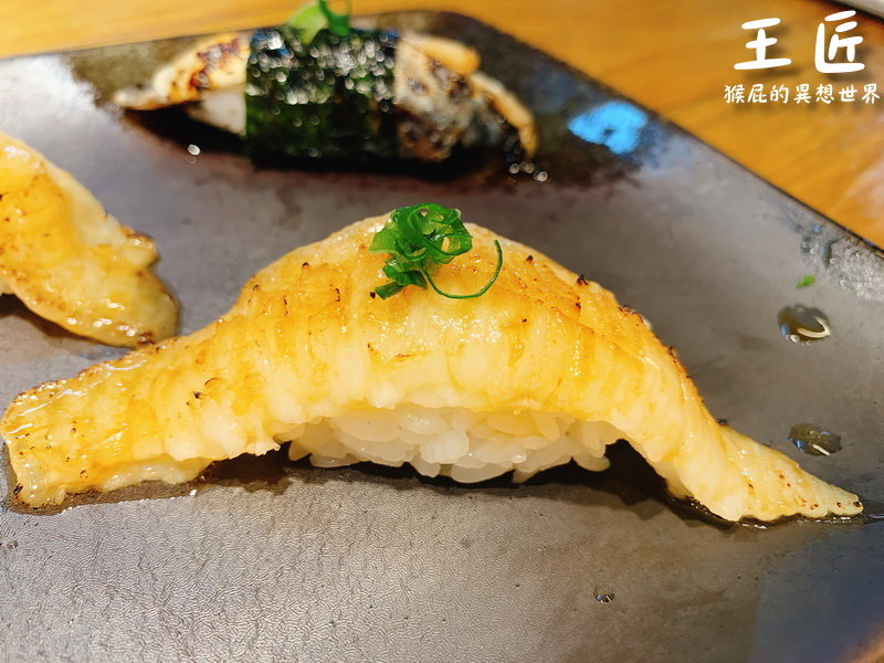 【東港碼頭美食】東港華僑市場-王匠黑鮪魚生魚片&日本料理!食尚玩家推薦王匠生魚片專賣店!內有王匠生魚片菜單!(屏東美食) @猴屁的異想世界