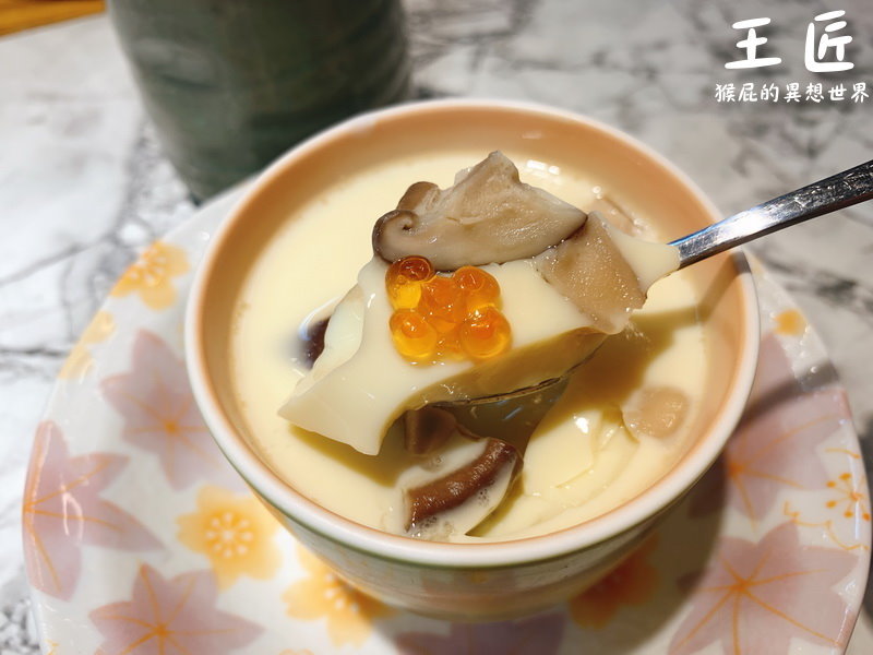 【東港碼頭美食】東港華僑市場-王匠黑鮪魚生魚片&日本料理!食尚玩家推薦王匠生魚片專賣店!內有王匠生魚片菜單!(屏東美食) @猴屁的異想世界