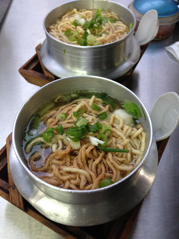 鹽埕區美食@瀨南街的阿婆鍋燒炸麵