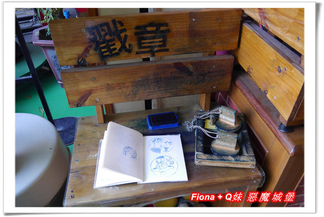 【彰化一日遊】華新創意生活館+窯燒貓村+襪仔王觀光工廠+台灣手套博物館+華陽公園，一路玩下來，認識口罩、手套與襪子的製造過程，欣賞可愛窯燒貓咪，加上小孩最愛的溜滑梯，玩好玩滿的開心親子遊。