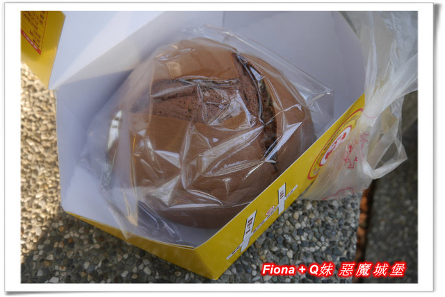 【彰化一日遊】華新創意生活館+窯燒貓村+襪仔王觀光工廠+台灣手套博物館+華陽公園，一路玩下來，認識口罩、手套與襪子的製造過程，欣賞可愛窯燒貓咪，加上小孩最愛的溜滑梯，玩好玩滿的開心親子遊。