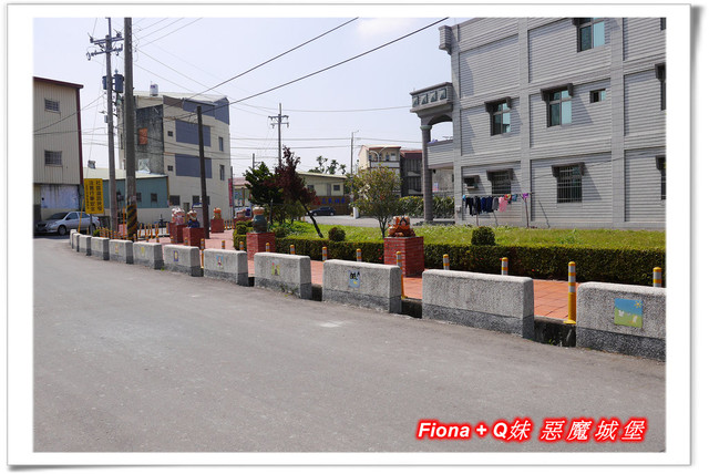 【彰化一日遊】華新創意生活館+窯燒貓村+襪仔王觀光工廠+台灣手套博物館+華陽公園，一路玩下來，認識口罩、手套與襪子的製造過程，欣賞可愛窯燒貓咪，加上小孩最愛的溜滑梯，玩好玩滿的開心親子遊。