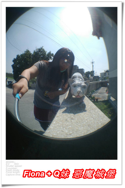 【彰化一日遊】華新創意生活館+窯燒貓村+襪仔王觀光工廠+台灣手套博物館+華陽公園，一路玩下來，認識口罩、手套與襪子的製造過程，欣賞可愛窯燒貓咪，加上小孩最愛的溜滑梯，玩好玩滿的開心親子遊。