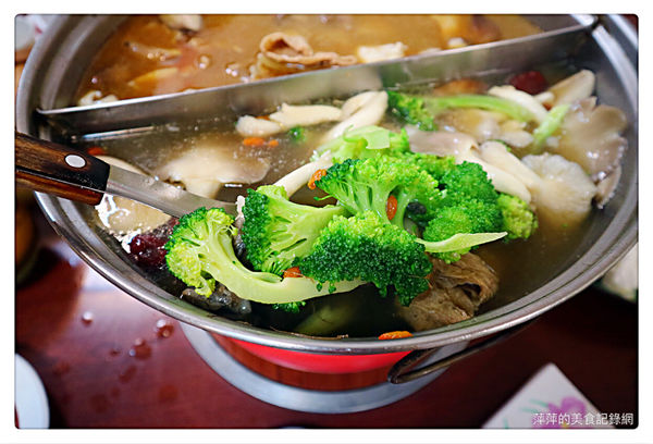 【台北美食】帝王食補。中興店 ~ 天冷就是要吃鍋❤️雞、鴨雙主鍋一次滿足/新店美食 - 捷運景美/大坪林站