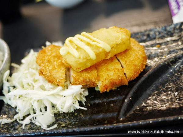 吉津日式定食：【食記】台中吉津日式玉定食@南屯捷運MRT溝仔墘 : 豬排口感還可以, 不過白飯偏乾略黏,配菜過於無味,蒸蛋略水