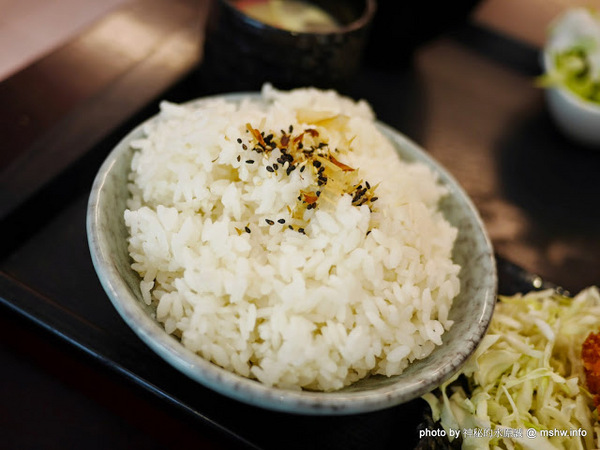 吉津日式定食：【食記】台中吉津日式玉定食@南屯捷運MRT溝仔墘 : 豬排口感還可以, 不過白飯偏乾略黏,配菜過於無味,蒸蛋略水