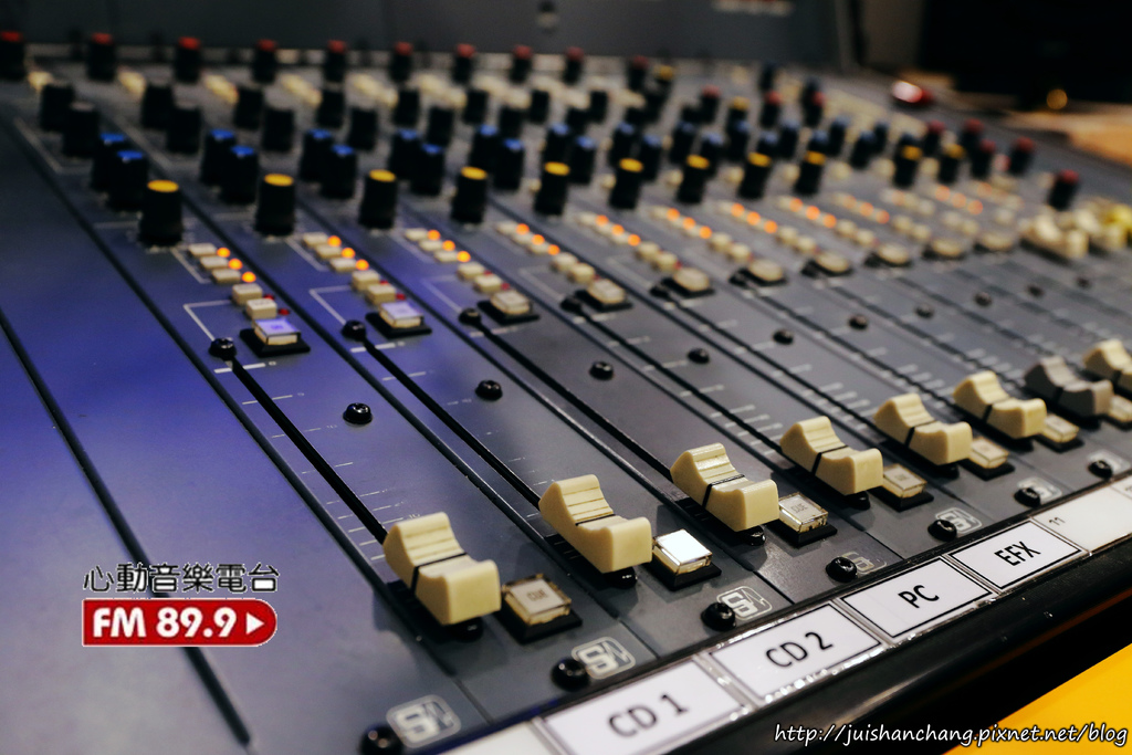 【體驗║桃竹苗】心動音樂電台Pulse FM 89.9〜那些讓人怦然心動的音樂，我的廣播錄音室初體驗