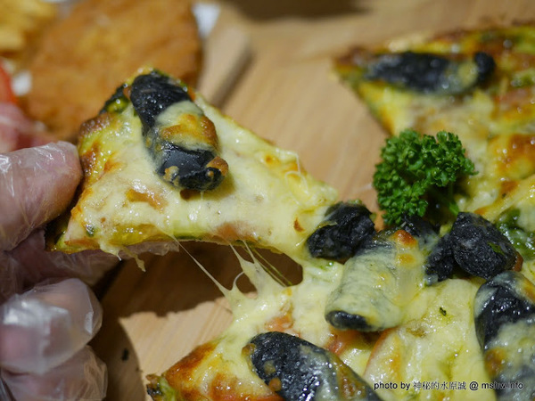 Mambo Burger慢堡(東海店)：【食記】台中Mambo Burger 慢堡 (東海店)@龍井東海夜市捷運BRT東海別墅 : 口味與實力兼具, 值得慢慢品嘗的手作料理