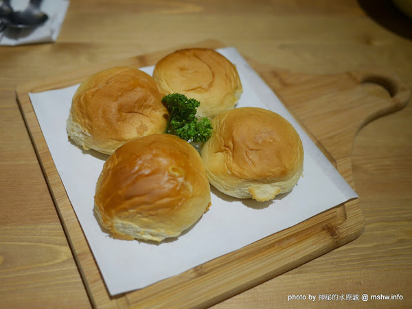 Mambo Burger慢堡(東海店)：【食記】台中Mambo Burger 慢堡 (東海店)@龍井東海夜市捷運BRT東海別墅 : 口味與實力兼具, 值得慢慢品嘗的手作料理